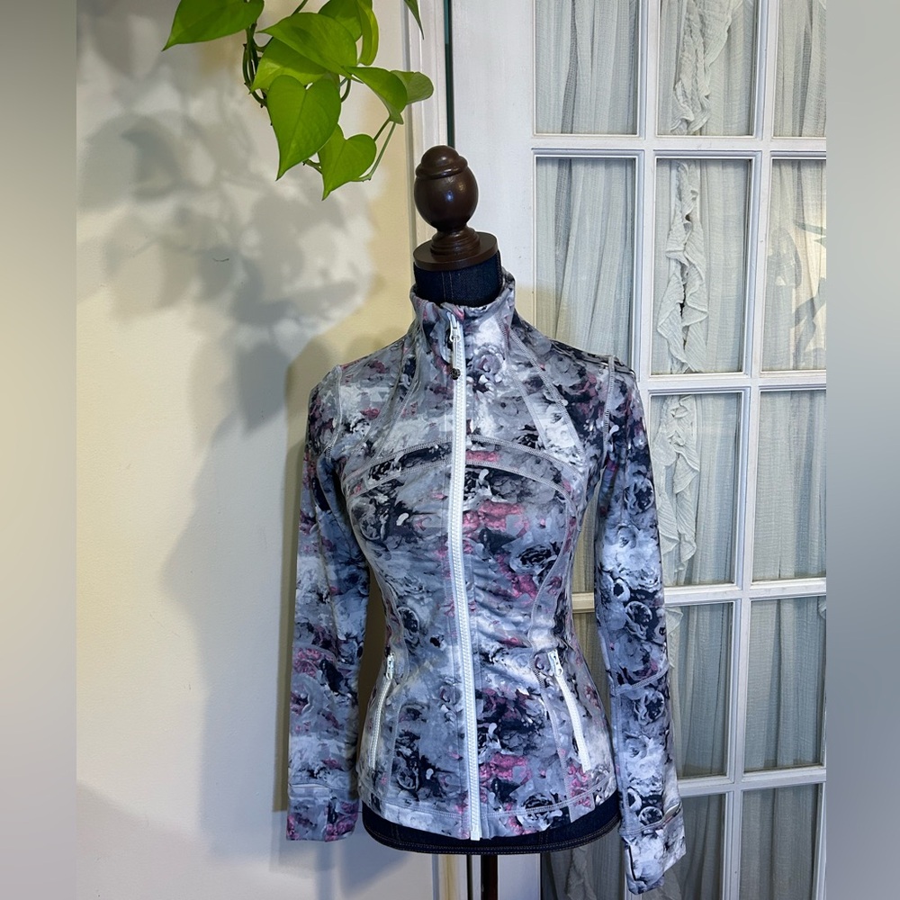 Lululemon Define jacket 4 white floral Moody Mirage